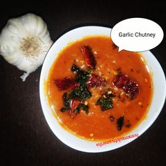 A picture of Garlic Chutney.
