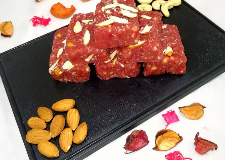 Instant strawberry barfi