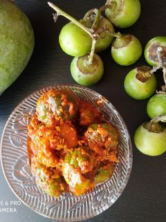 ગુંદા કેરી નું અથાણું (Gunda Keri Athanu Recipe In Gujarati) રેસીપી મુખ્ય ફોટો