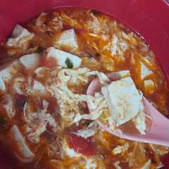 A picture of Sup Telur Tahu Tomat.