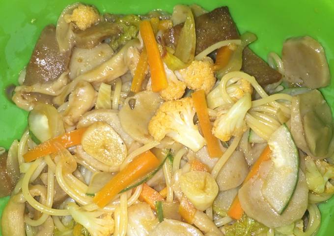 Spagetti tumis sayur asam manis