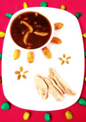 A picture of Dry Whole Amchur Gur Chutney(Saunth).