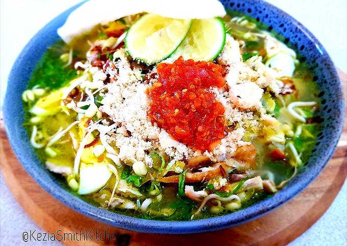 Recipe of Super Quick Homemade Soto ayam (chicken and bean sprouts soup)
