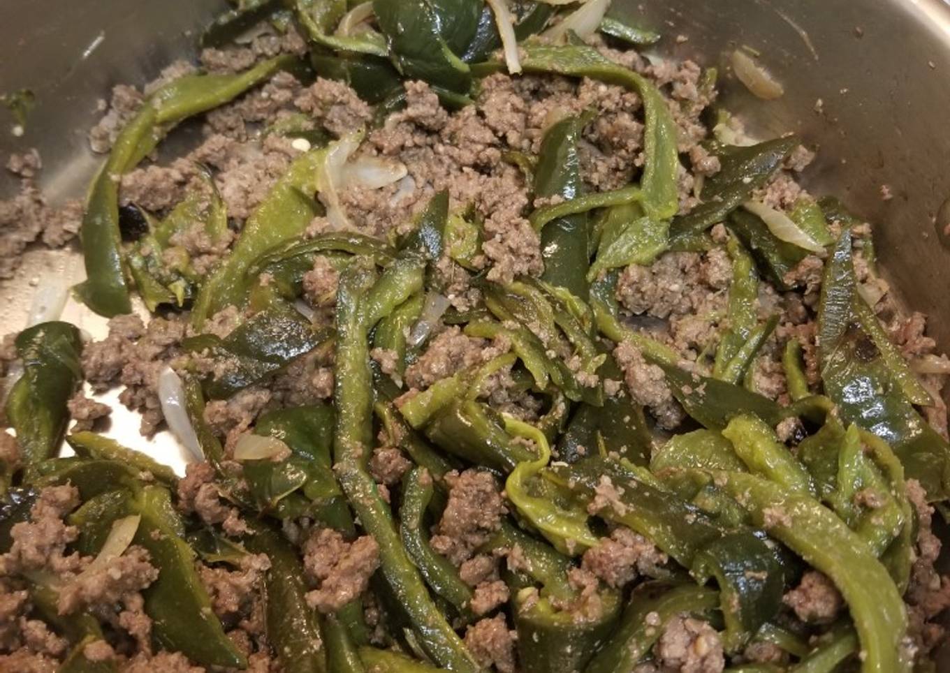 Carne molida con chile poblano