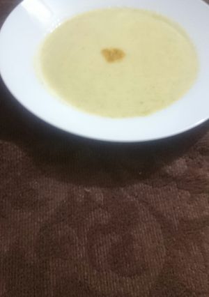 صورة لوصفة شوربة البروكلي والكوسة 🍵