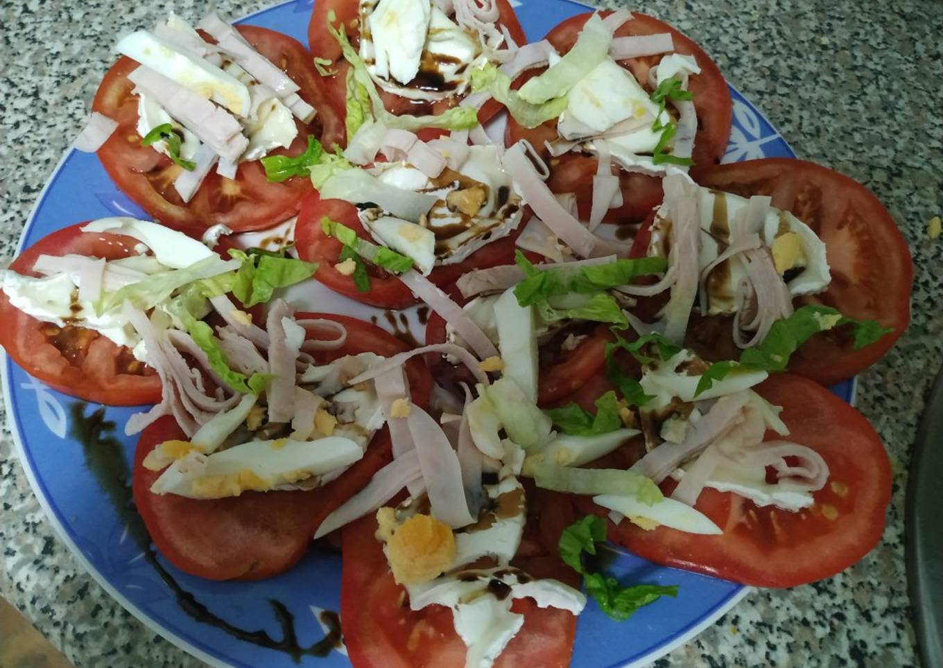 Tomate con queso de cabra