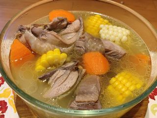 紅蘿蔔玉米雞湯