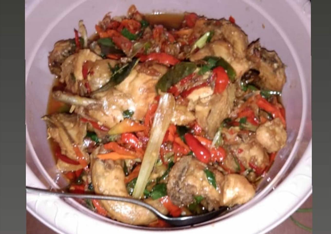 Ayam rica pedas bumbu iris