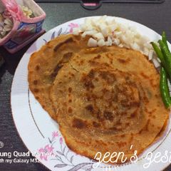 A picture of Shalgam or Turnip Parathas.