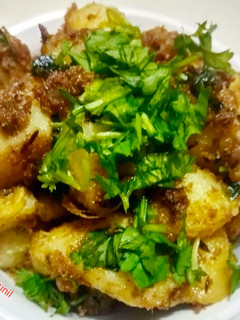 फलाहारी आलू (Falahari aloo recipe in hindi) रेसिपी मुख्य फोटो