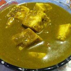 A picture of Palak paneer.
