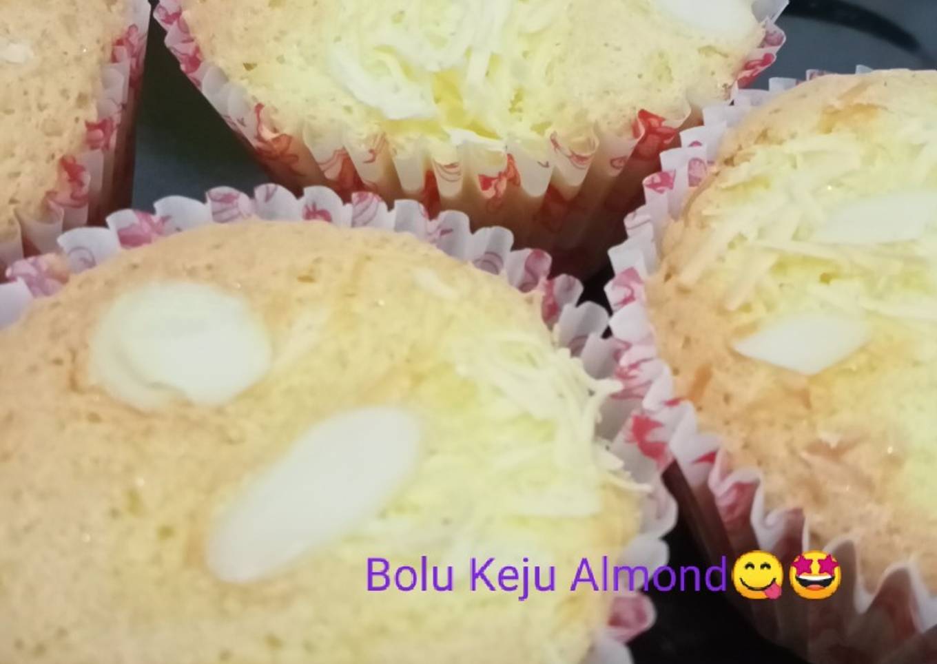 Bolu Hongkong Keju Almond