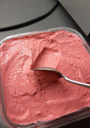 Une photo de Crème glacée express aux framboises