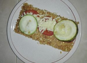 Una foto de Cena ligera sin carne: no es pizza, no es tortilla Es un algo riquísimo con mote