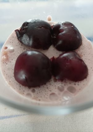 Une photo de Panna cotta cerise