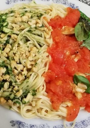 Una foto de Spaghetti con salsa liviana y pesto