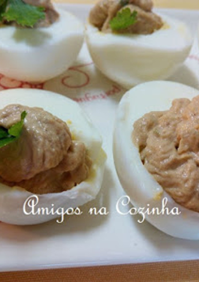 Foto de Ovos com Pasta de Sardinha Picante