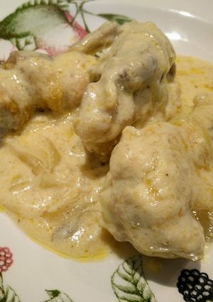 Foto principal de Poulet à la crème (pollo a fuego lento con nata y cebolla)