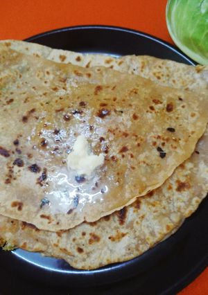 कोबीचे पराठे (stuffed kobiche paratha recipe in marathi) रेसिपी चे मुख्य फोटो 