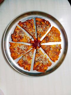 चिझ, गाजर, स्वीट कॉर्न, मिक्स बेसनपोळी (Cheese mix Veg Besan Pola Recipe In Marathi) रेसिपी चे मुख्य फोटो