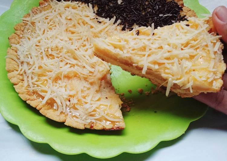 Cara Gampang Menyiapkan Pie Susu topping keju meses Teflon (No Mixer No Oven), Menggugah Selera