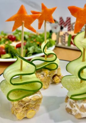 Hình của món Tempeh cây thông trang trí.