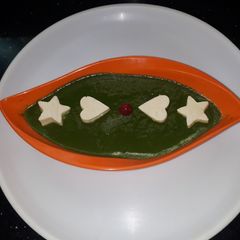 A picture of Palak paneer.