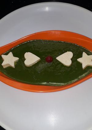 A picture of Palak paneer.