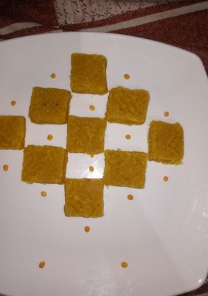 चना दाल बर्फी (Chana Dal Barfi Recipe In Hindi) रेसिपी मुख्य फोटो