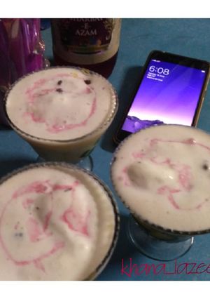 A picture of Ice-cream shake.
