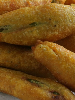 மிர்ஜி பஜ்ஜி (Mirji bajji recipe in tamil) செய்முறை முக்கிய புகைப்படம்