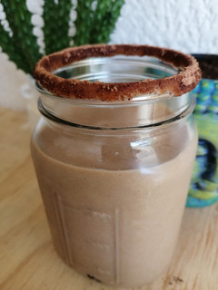 Una foto de Smoothie de desayuno aguacate chocolate 🥑🍫 /keto vegan