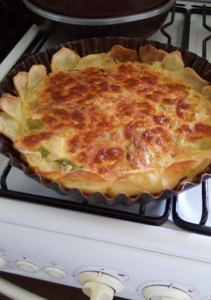 Una foto de Tarta de puerros con base de papa