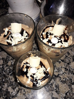 Una foto de Postre con mousse de dulce de leche