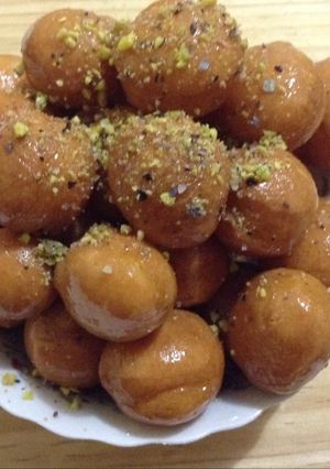 صورة لوصفة لقيمات بالكاستر والهيل (وطريقة تشكيل سهلةلمن يجد صعوبة بالتشكيل)