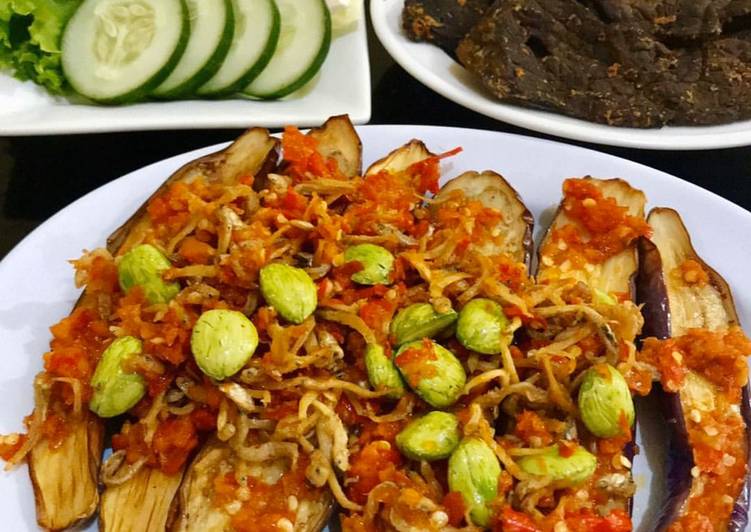 Terong Goreng Siram Sambal Teri Pete