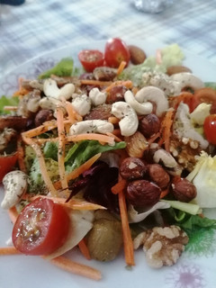 Una foto de Ensalada de frutos secos