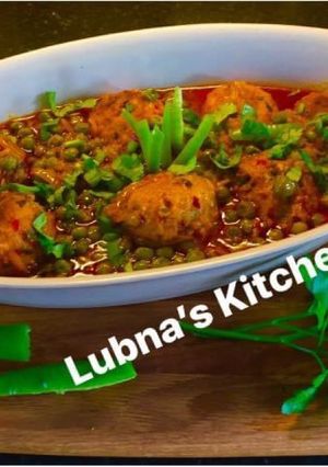 A picture of Cauliflower balls and peas curry: (Gobhi ke kofte aur mater Curry).