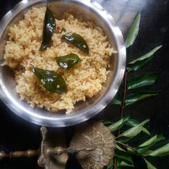 A picture of Puliyodharai.