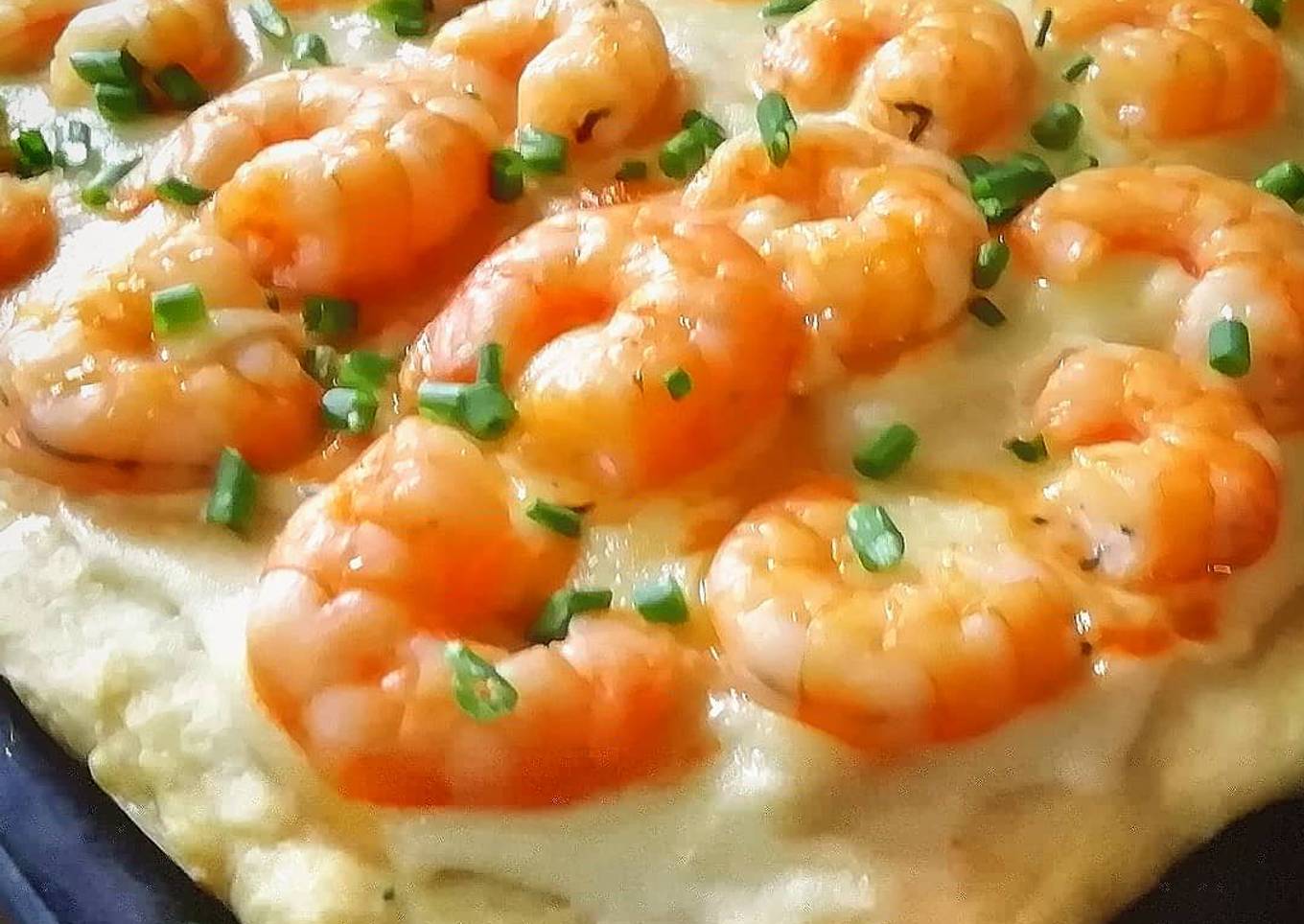 Coca con Gambas y Alioli