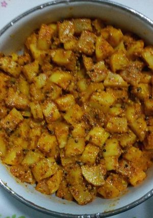 A picture of Radish pickle.