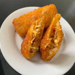 รูปของ Risol Isi Ayam Suwir Pedas🌶️