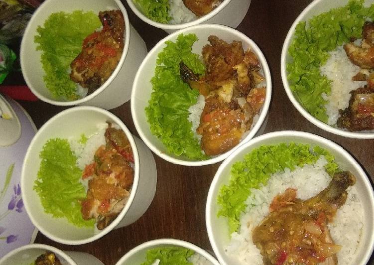 Resep Rice bowl ayam geprek Anti Gagal