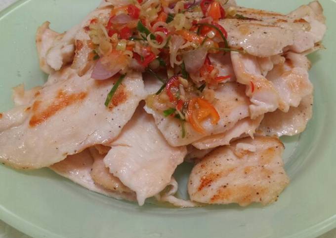 Wajib coba! Bagaimana cara membuat Ayam Sei Sambal Matah - menu diet yang nikmat