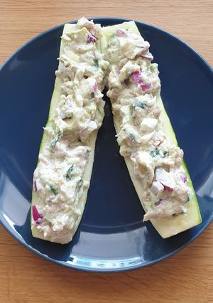 Foto principal de Pepino Relleno de Atún X