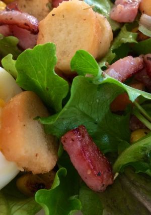 Une photo de Salade lyonnaise
