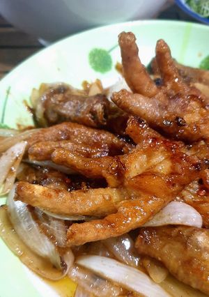Hình của món Chân gà quái thú.