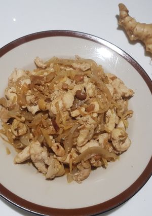 รูปของ อกไก่ผัดขิง