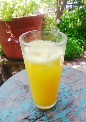 Una foto de Jugo de naranja miel