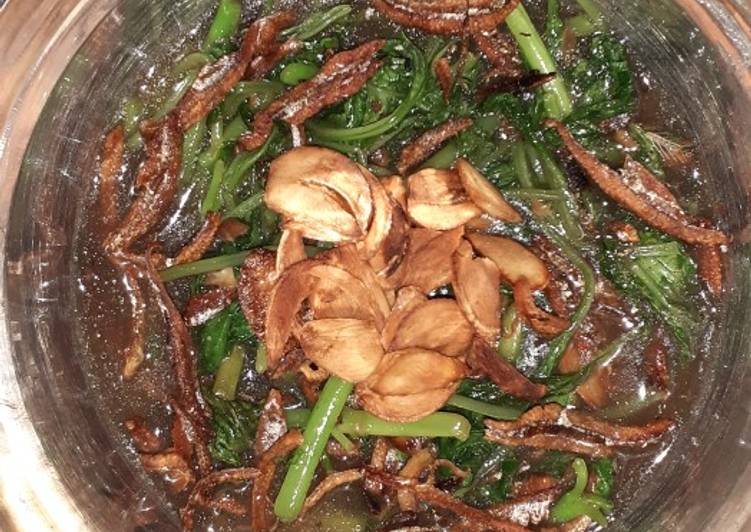 Langkah Mudah untuk Membuat Tumis Sayur Bilis Bawang Putih yang Menggugah Selera